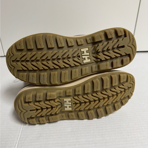 Women’s Helly Hansen Winter Boots. Size 10. - Picture 5 of 8